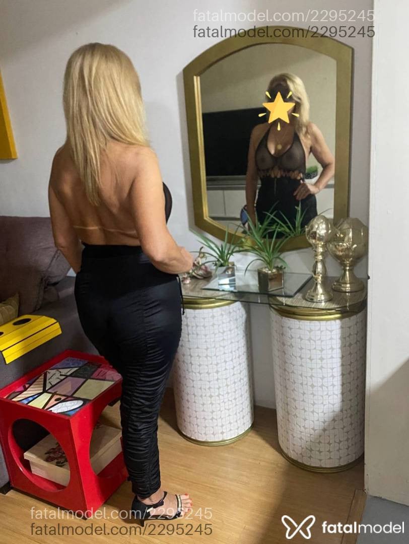 Acompanhante mulher loira (o) de olhos castanhos em Porto Alegre - Antonella Márcia