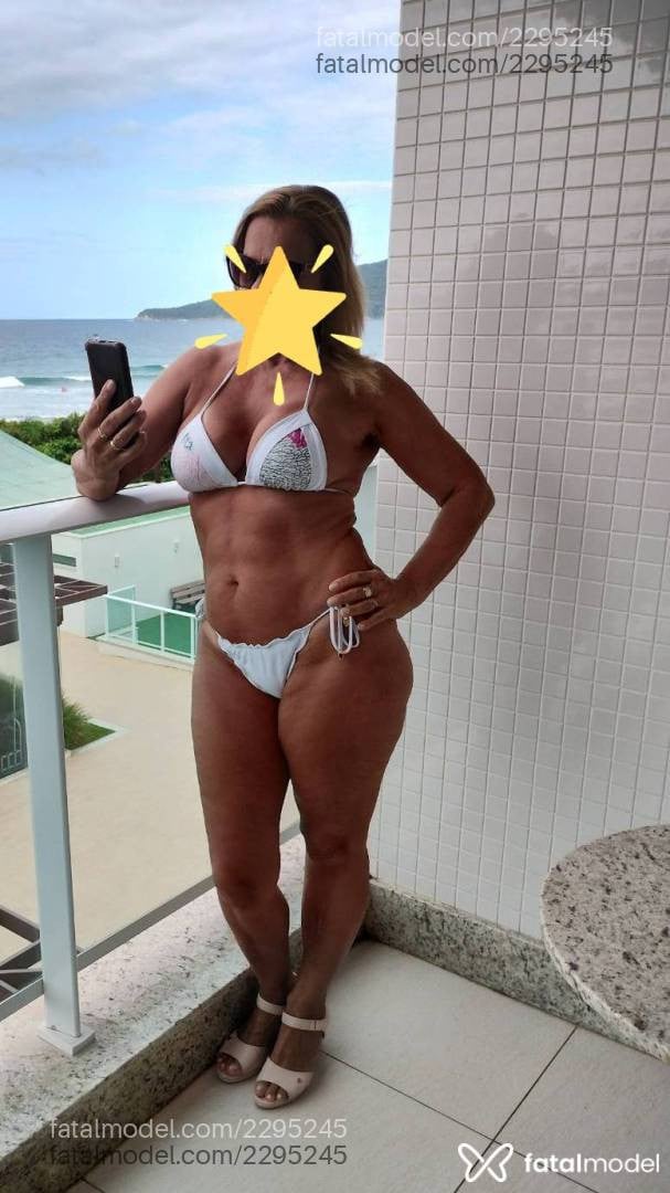 Acompanhante mulher loira (o) de olhos castanhos em Porto Alegre - Antonella Márcia