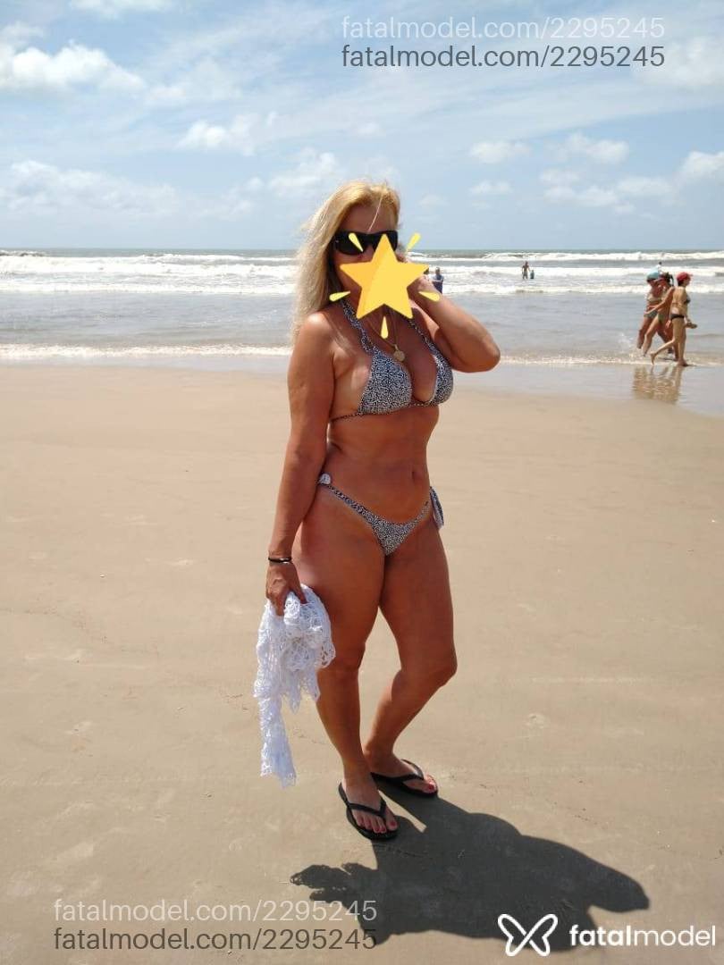 Acompanhante mulher loira (o) de olhos castanhos - Antonella Márcia
