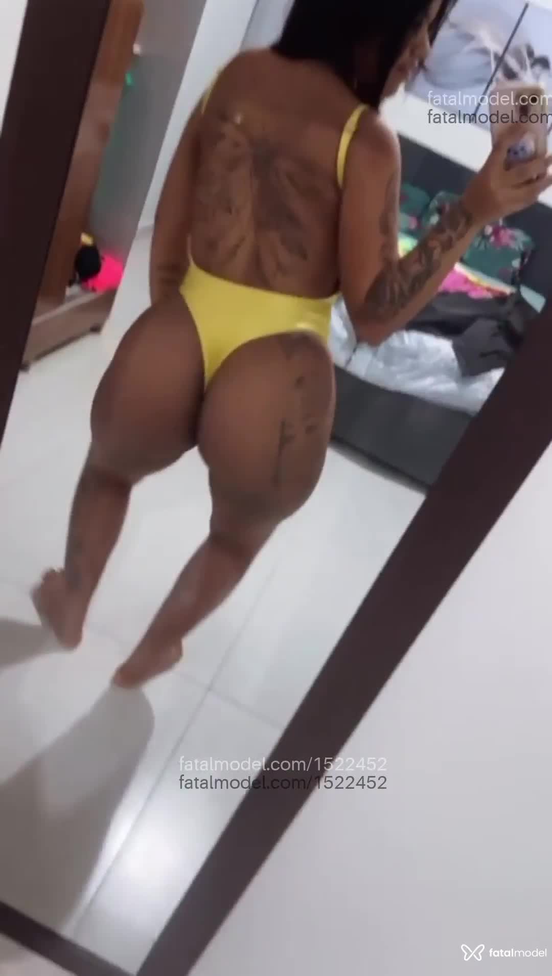 Acompanhante mulher com cabelo castanho de olhos mel - Melissa Acompanhante mulher com cabelo castanho de olhos mel - Melissa