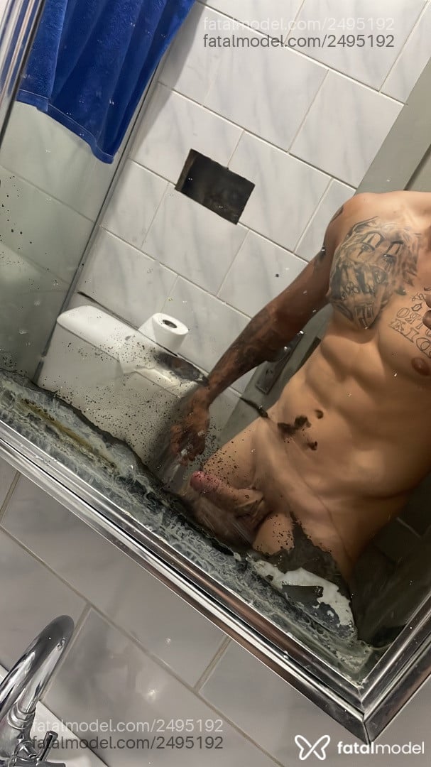 Acompanhante homem morena (o) de olhos pretos - João Puzudo Acompanhante homem morena (o) de olhos pretos - João Puzudo