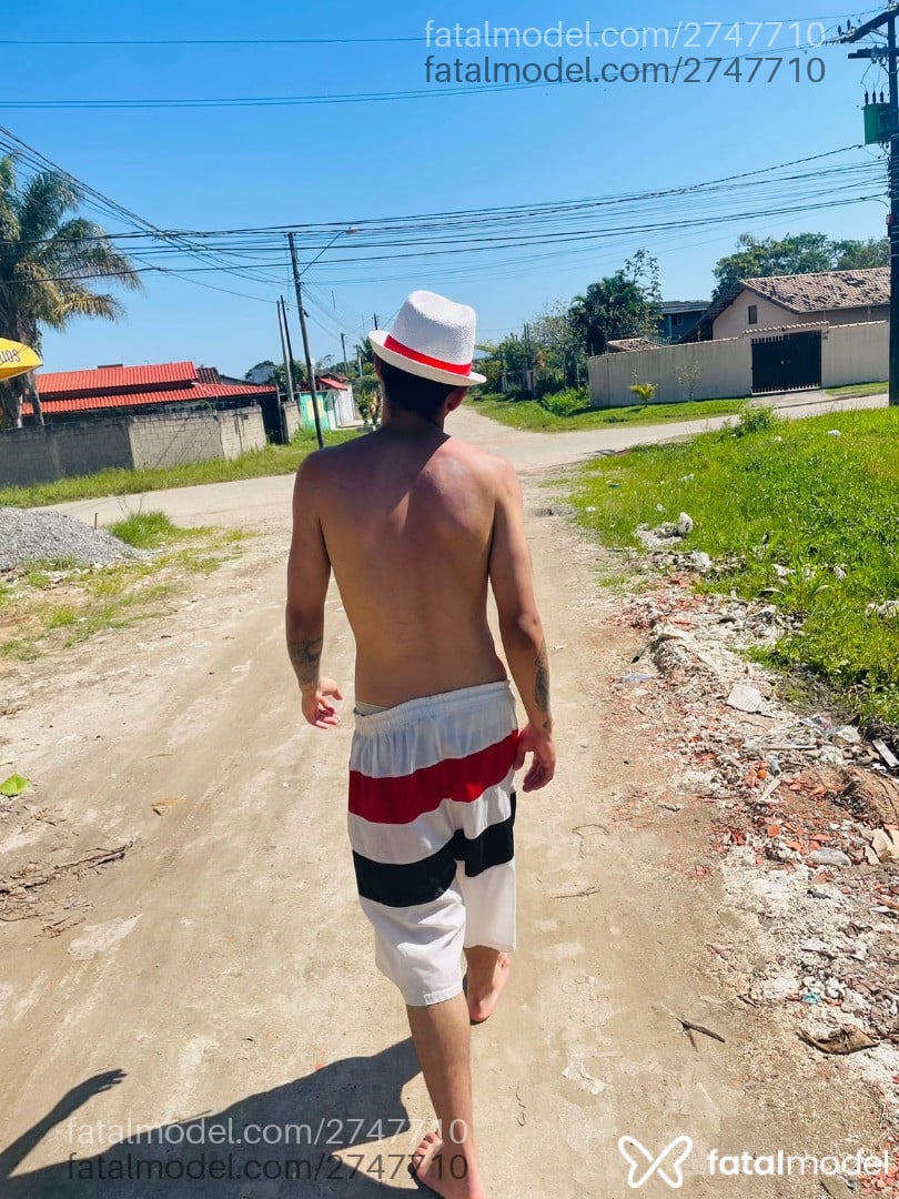 Acompanhante homem morena (o) de olhos castanhos em São Paulo Acompanhante homem morena (o) de olhos castanhos em São Paulo - Derick