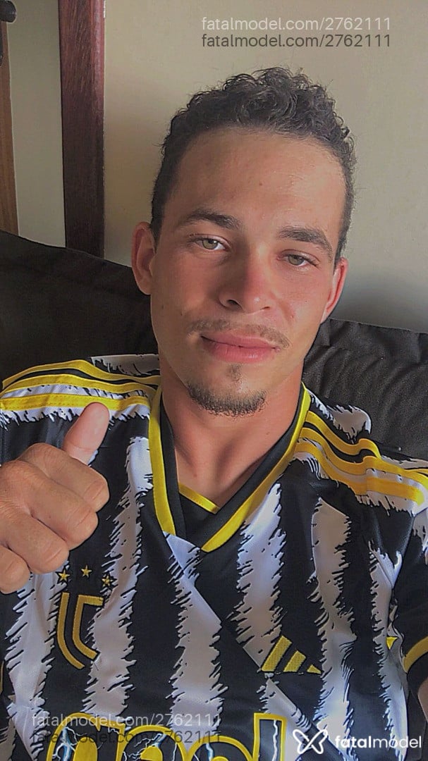 Acompanhante homem loira (o) de olhos verdes em Esmeraldas Acompanhante homem loira (o) de olhos verdes em Esmeraldas - MK Douglas