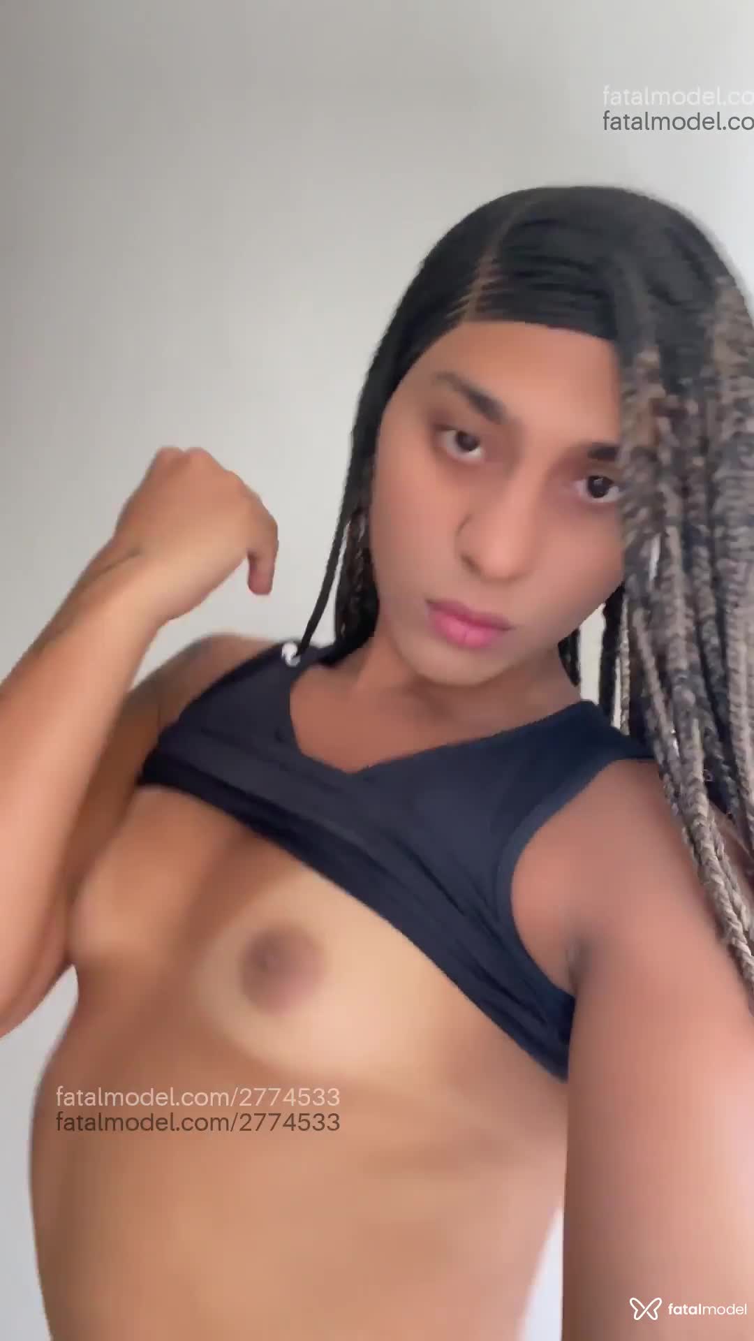 Acompanhante mulher trans com cabelo castanho de olhos castanhos em São Paulo - Mari Cordeiro
