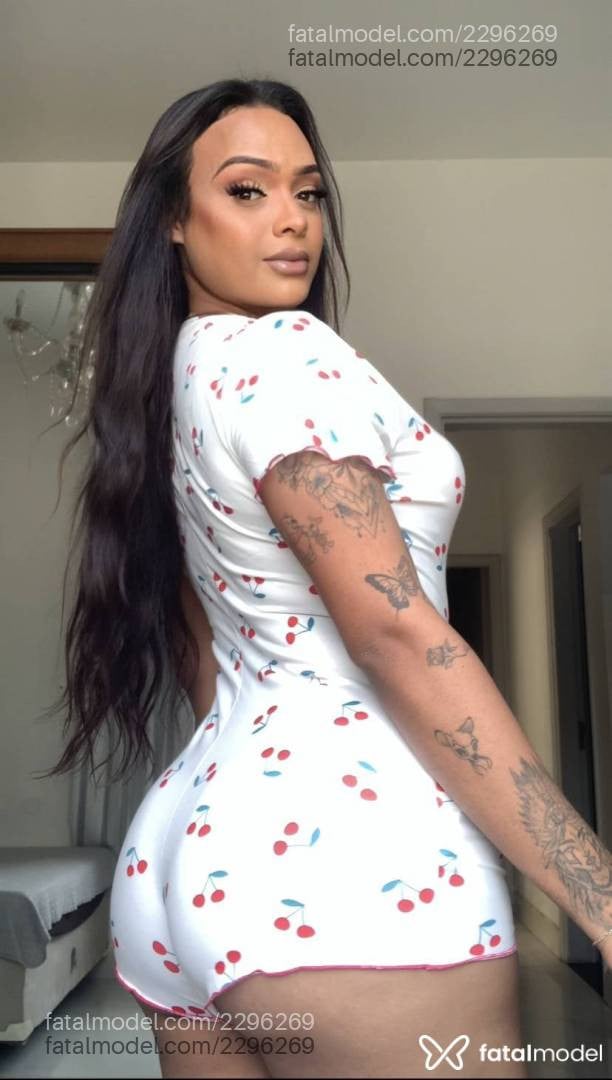 Acompanhante mulher trans morena (o) de olhos mel - Erica Lima