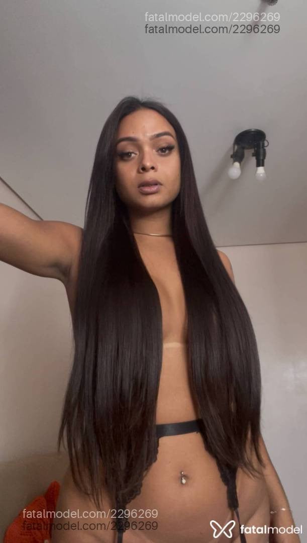 Acompanhante mulher trans morena (o) de olhos mel - Erica Lima