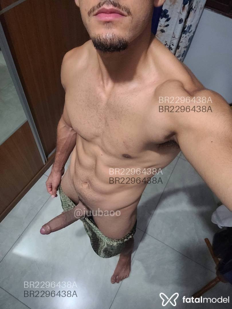 Acompanhante homem morena (o) de olhos castanhos em Rio de Janeiro - Juubaoo