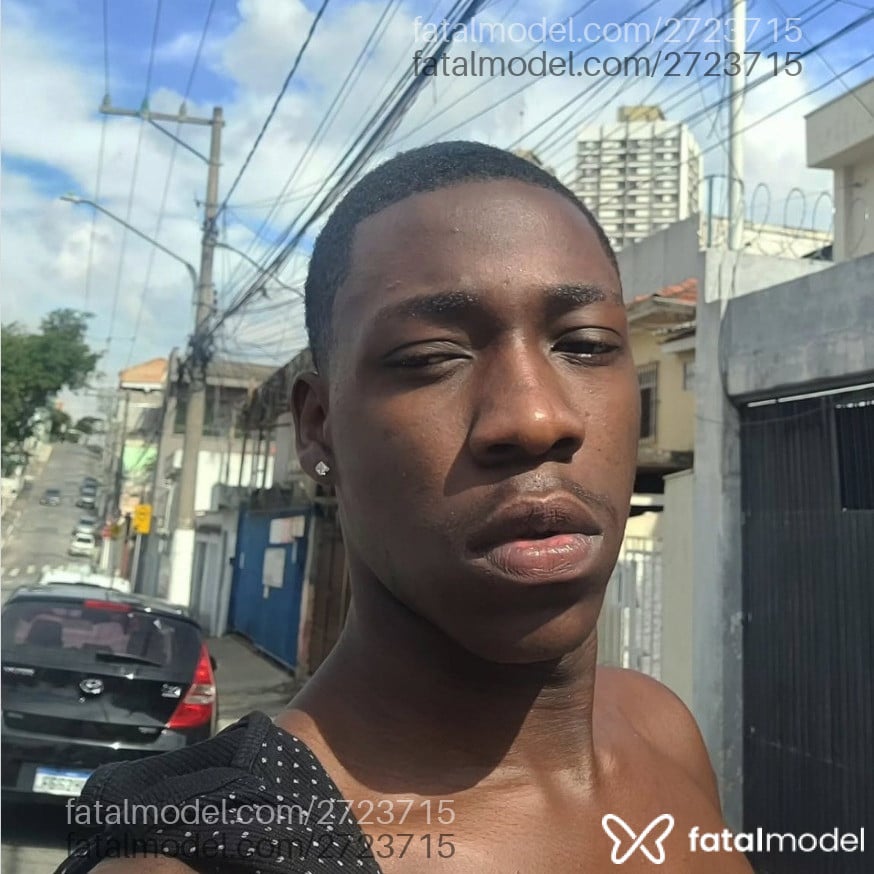 Acompanhante homem morena (o) de olhos pretos em São Paulo - Victor