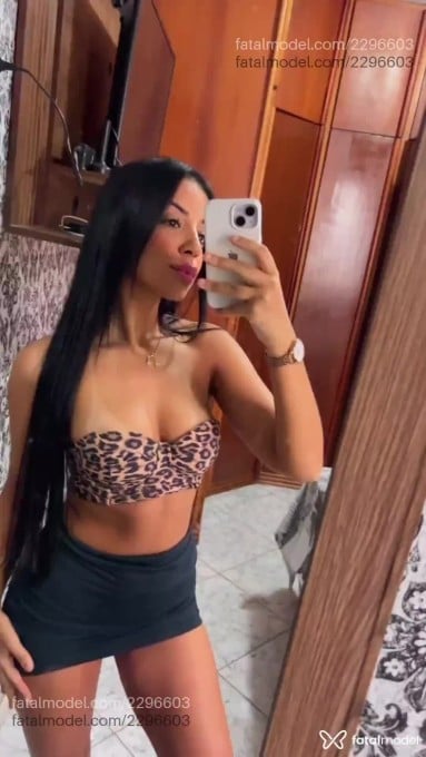 Acompanhante mulher morena (o) de olhos pretos em Uberlândia - Emily