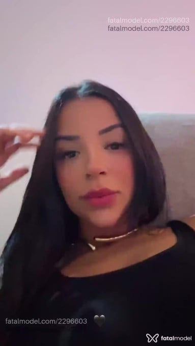 Acompanhante mulher morena (o) de olhos pretos em Uberlândia - Emily