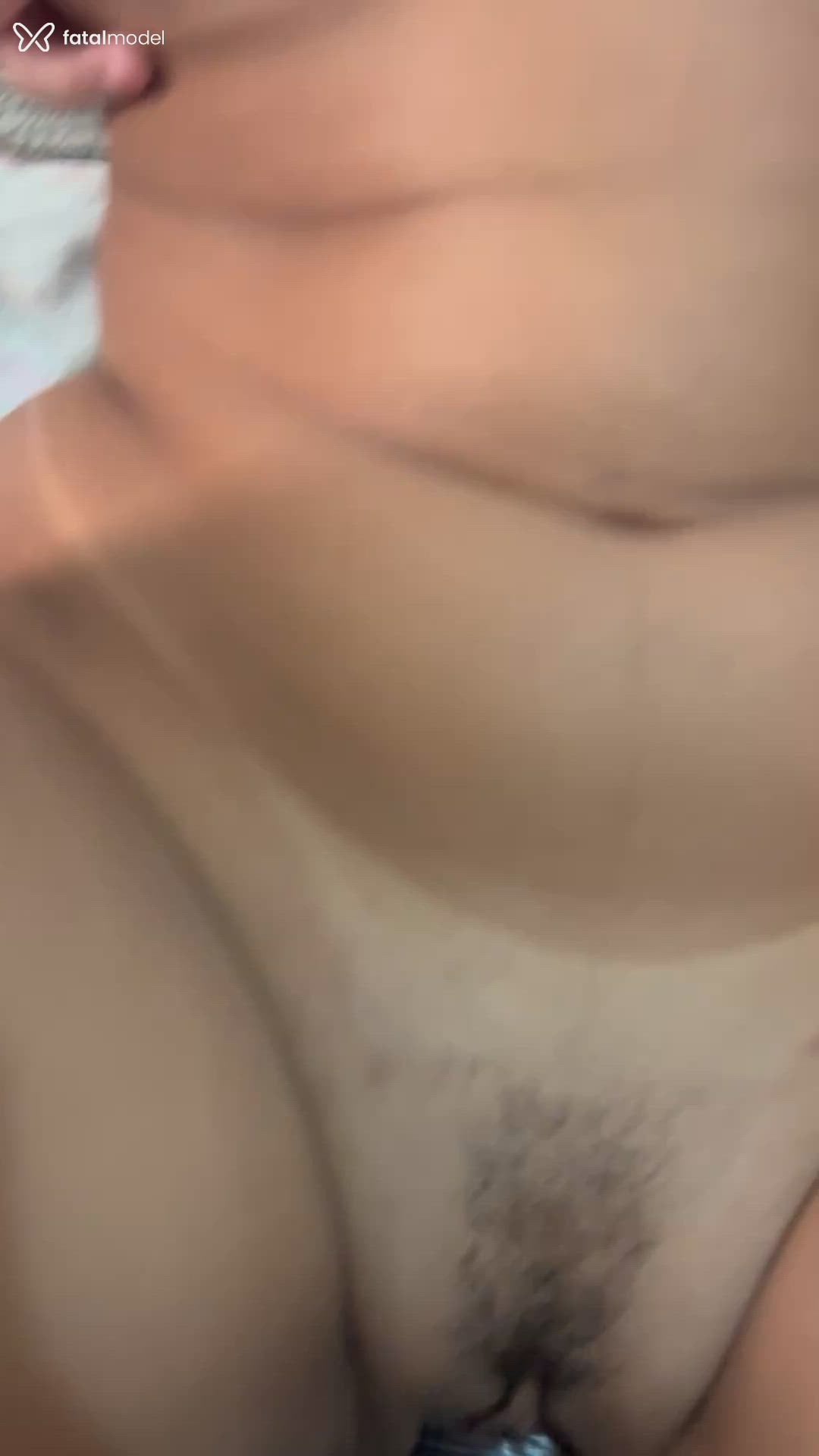 Acompanhante mulher morena (o) de olhos pretos - Emily
