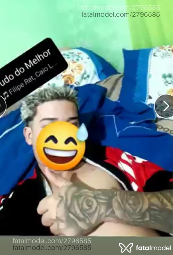 Acompanhante homem com cabelo castanho de olhos castanhos - Liphe Acompanhante homem com cabelo castanho de olhos castanhos - Liphe