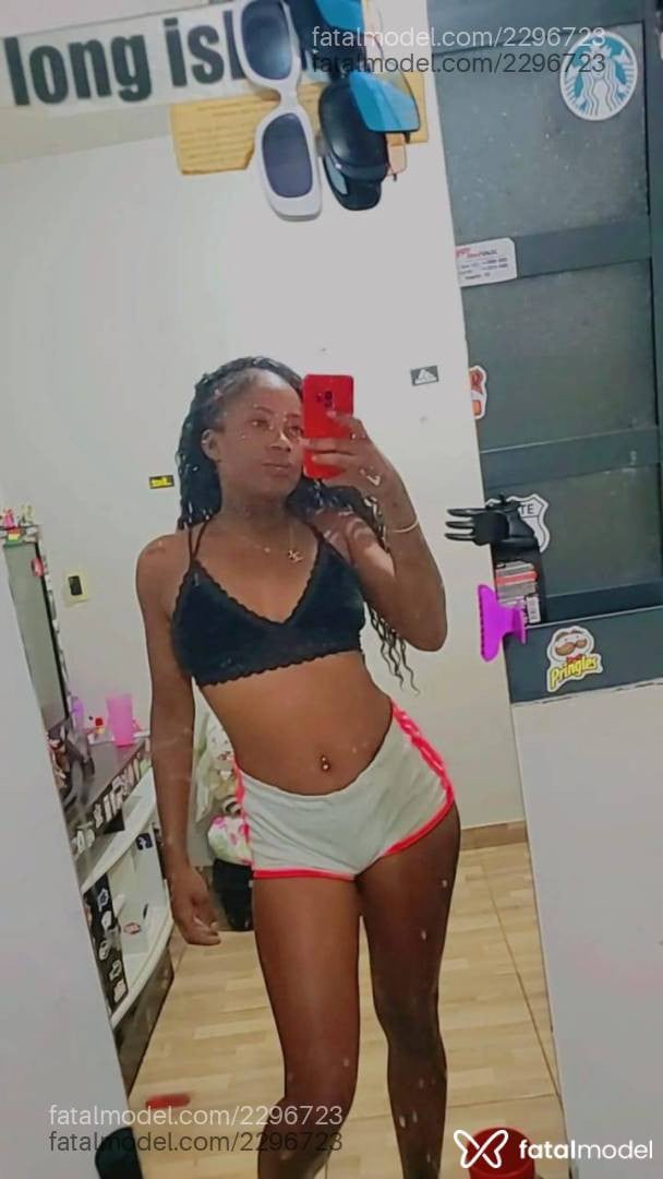 Acompanhante mulher morena (o) de olhos pretos em Goianésia Acompanhante mulher morena (o) de olhos pretos em Goianésia - Pretinhaaa