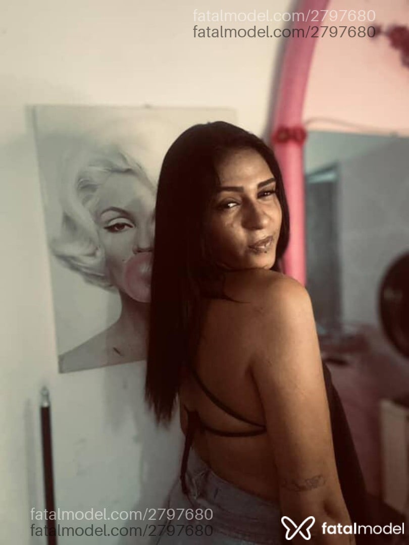 Acompanhante mulher morena (o) de olhos pretos em Piancó Acompanhante mulher morena (o) de olhos pretos em Piancó - Anny Ah Maga