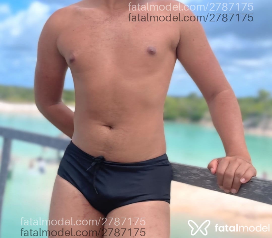 Acompanhante homem morena (o) de olhos castanhos em São Luís - Silva