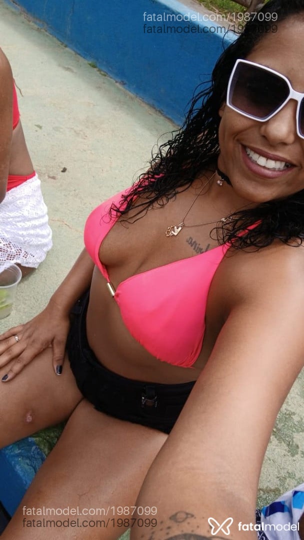 Acompanhante mulher morena (o) de olhos castanhos em Brasilândia de Minas Acompanhante mulher morena (o) de olhos castanhos em Brasilândia de Minas - Morena