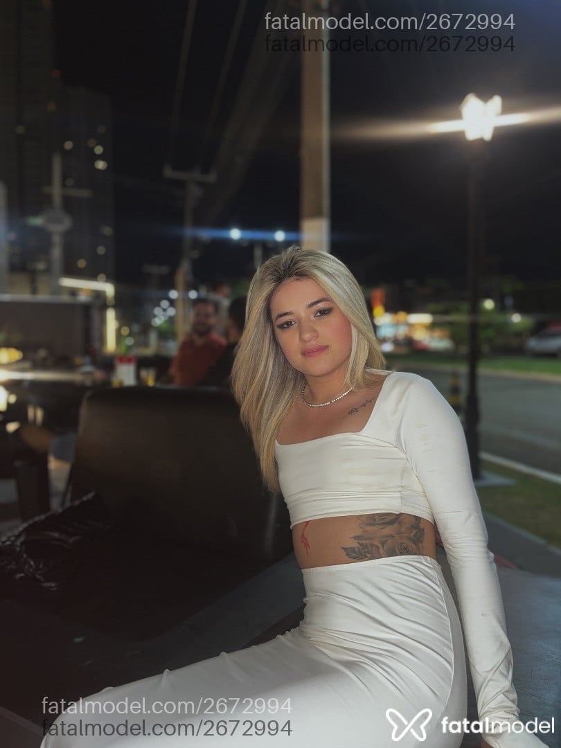 Acompanhante mulher loira (o) de olhos castanhos em Sorriso - Bruna