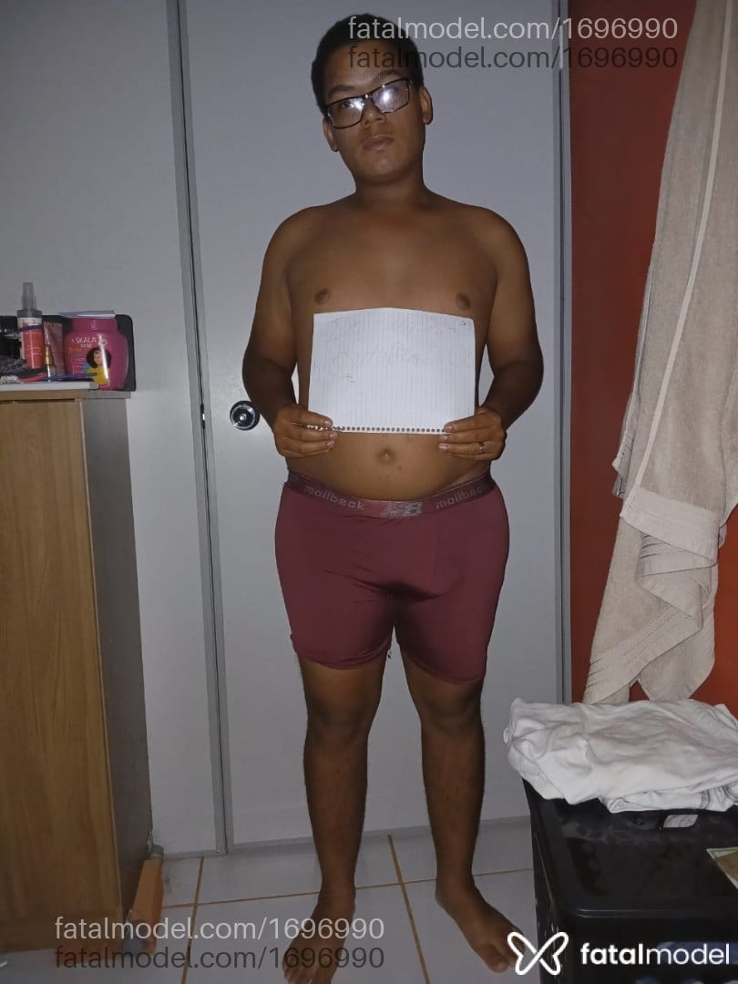 Acompanhante homem morena (o) de olhos castanhos em Rondonópolis Acompanhante homem morena (o) de olhos castanhos em Rondonópolis - Doguinha
