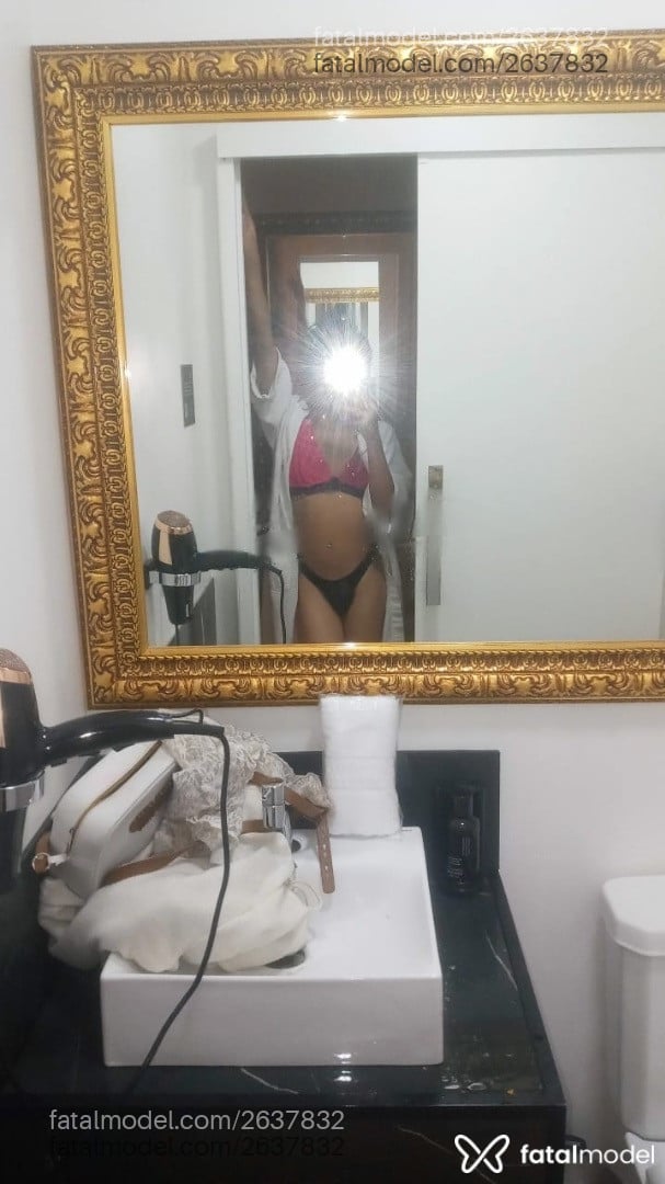 Acompanhante mulher trans morena (o) de olhos castanhos em Araranguá - Daphne