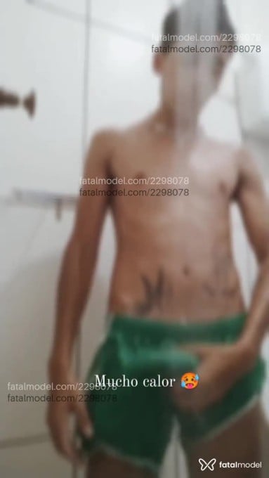 Acompanhante homem morena (o) de olhos castanhos em Florianópolis - Matías
