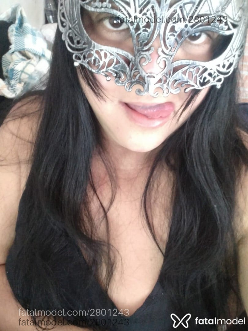 Acompanhante mulher morena (o) de olhos mel em Virtual - Nikki Flame