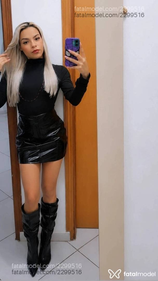 Acompanhante mulher loira (o) de olhos castanhos - Criisbella
