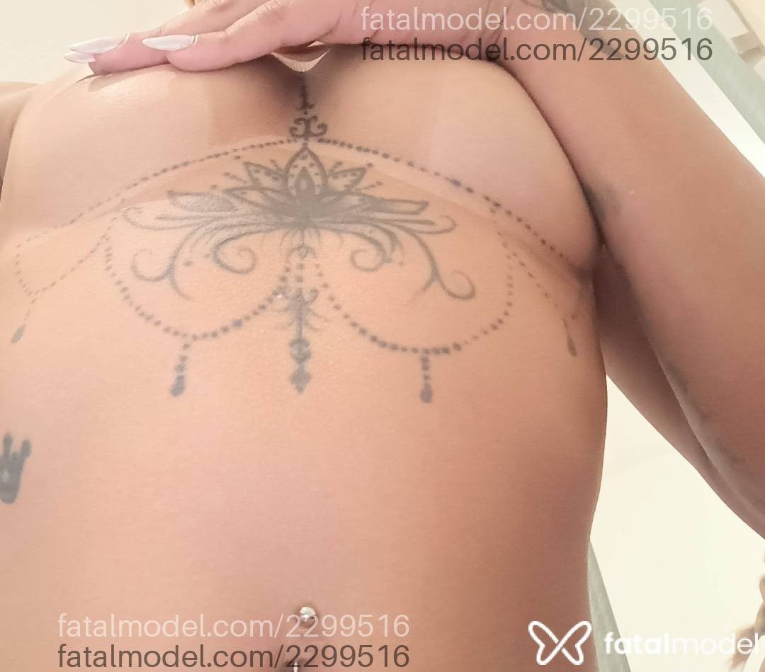 Acompanhante mulher loira (o) de olhos castanhos - Criisbella