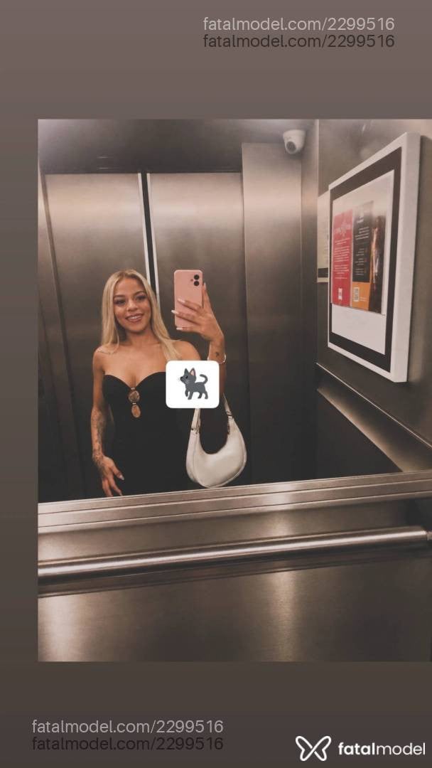 Acompanhante mulher loira (o) de olhos castanhos - Criisbella