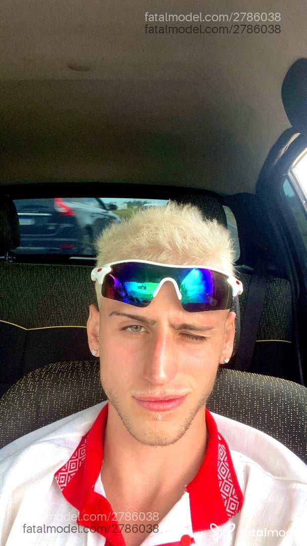 Acompanhante homem com cabelo castanho de olhos verdes em Porto Alegre - Zanetti