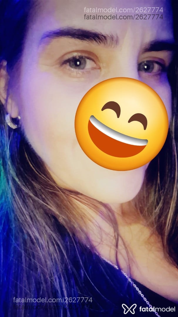 Acompanhante mulher loira (o) de olhos verdes em Passos Acompanhante mulher loira (o) de olhos verdes em Passos - Tigreza