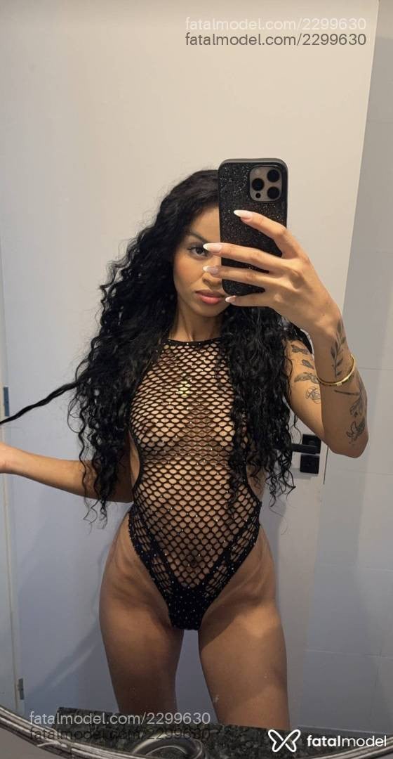 Acompanhante mulher morena (o) de olhos castanhos - Bela