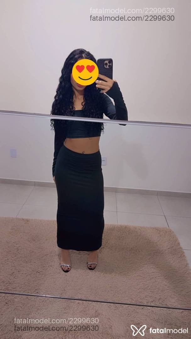 Acompanhante mulher morena (o) de olhos castanhos - Bela