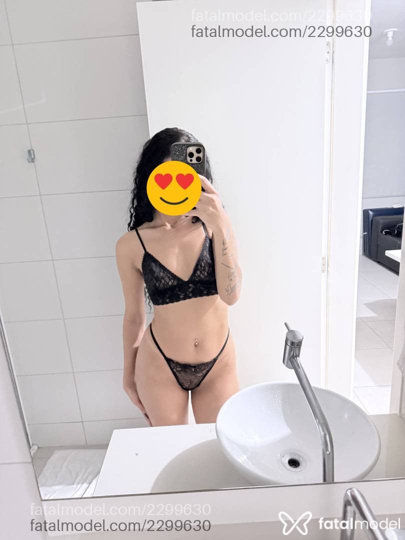 Acompanhante mulher morena (o) de olhos castanhos - Bela