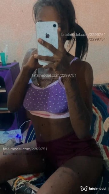 Acompanhante mulher com cabelo castanho de olhos castanhos - Sekinha Acompanhante mulher com cabelo castanho de olhos castanhos - Sekinha