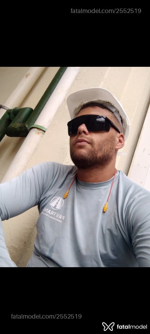 Acompanhante homem loira (o) de olhos castanhos em Corrente Acompanhante homem loira (o) de olhos castanhos em Corrente - Davi Soares
