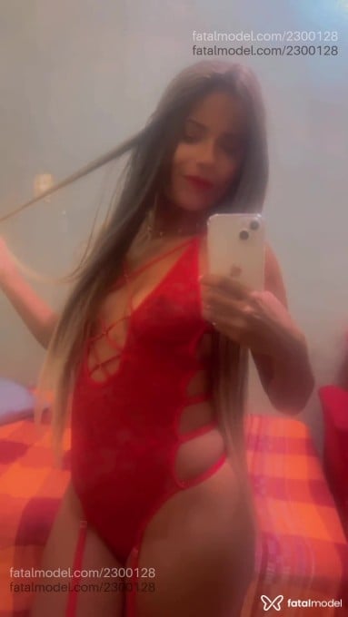 Acompanhante mulher com cabelo castanho de olhos castanhos em Macaé - Raylla