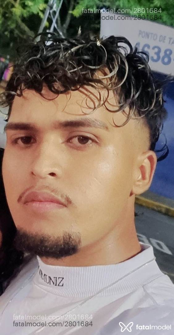 Acompanhante homem com cabelo castanho de olhos castanhos em Itaquaquecetuba - Yuri