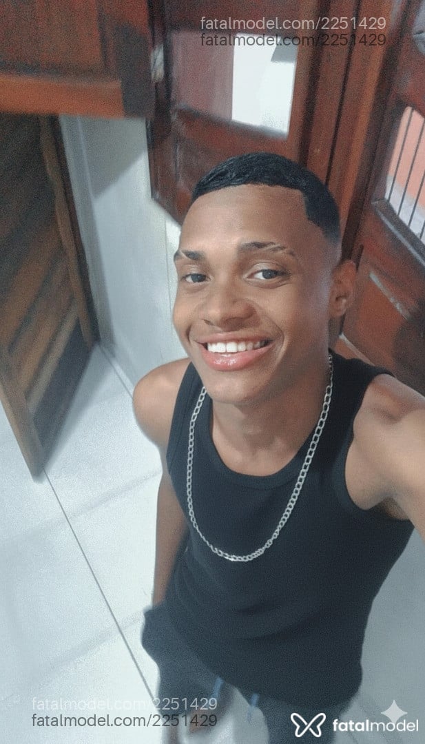 Acompanhante homem morena (o) de olhos castanhos em Maceió - Lucas Oliveira