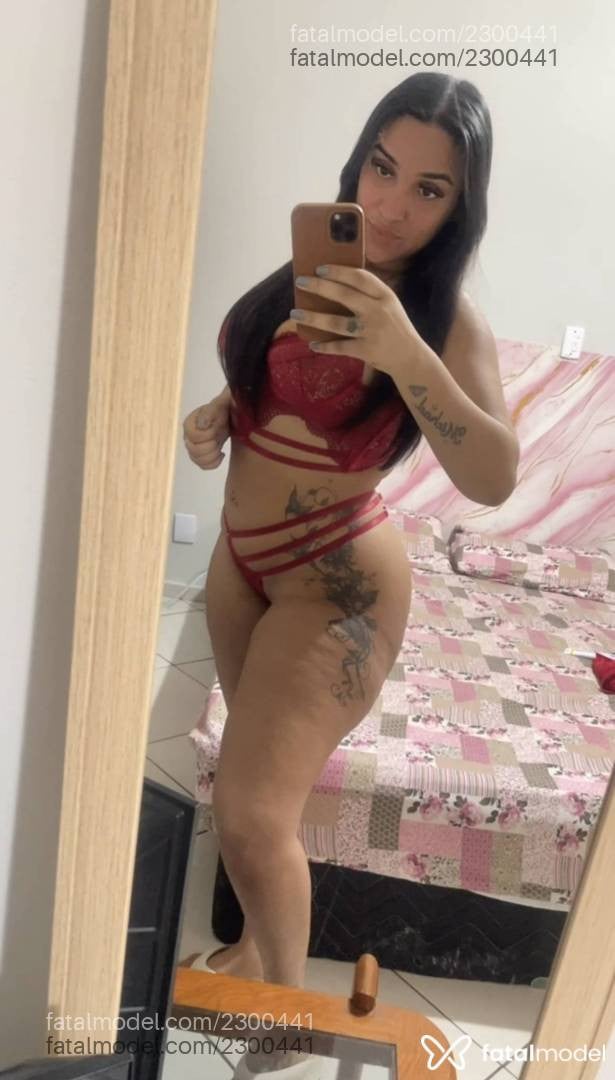 Acompanhante mulher morena (o) de olhos castanhos - Heloisa
