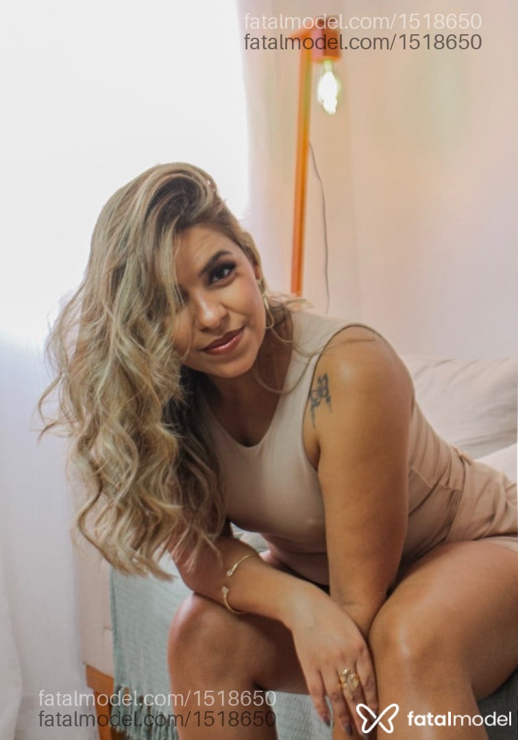 Acompanhante mulher loira (o) de olhos castanhos em Indaiatuba - Nicolle schutz