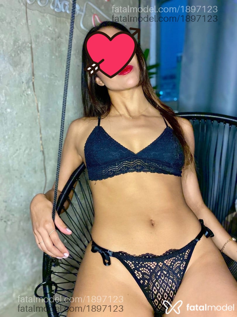 Acompanhante mulher com cabelo castanho de olhos pretos em São Paulo - Luísa Sanches