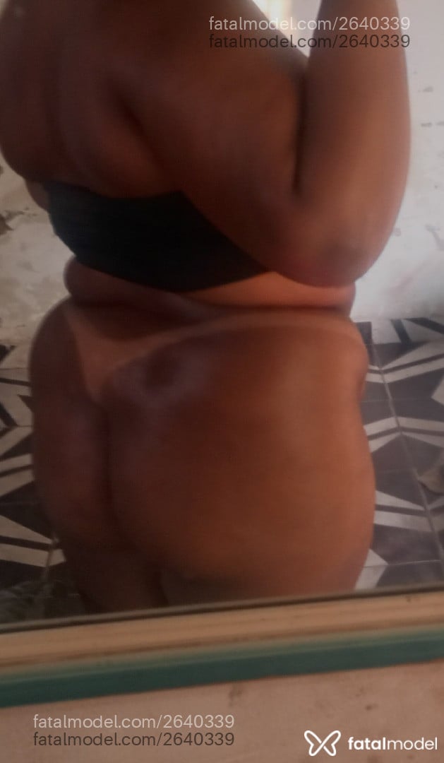 Acompanhante mulher com cabelo castanho de olhos castanhos - Beatriz
