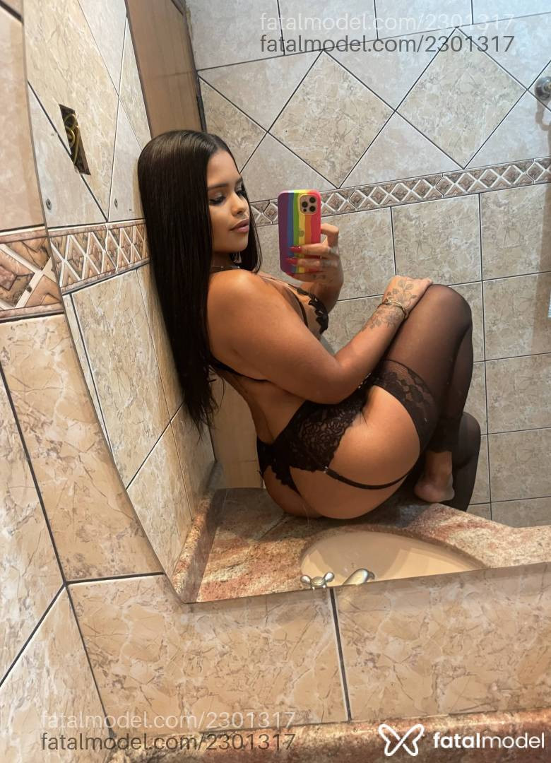 Acompanhante mulher morena (o) de olhos pretos em Uberlândia - Amanda
