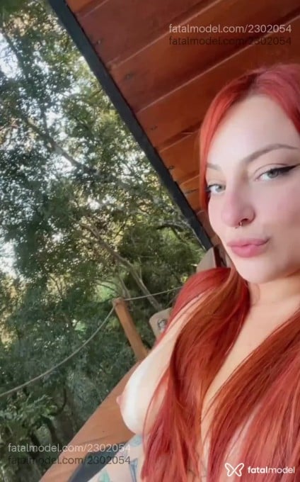 Acompanhante mulher ruiva (o) de olhos verdes em Cruz Alta - Luna Martins