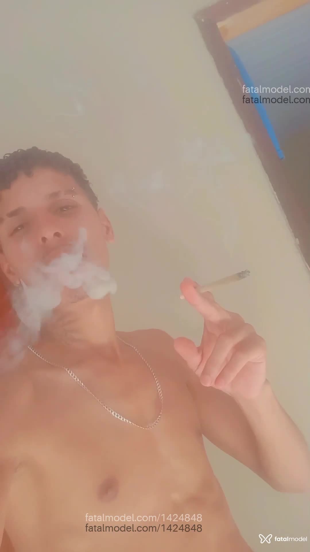 Acompanhante homem com cabelo castanho de olhos castanhos em Londrina Acompanhante homem com cabelo castanho de olhos castanhos em Londrina - Novinhocarinhoso