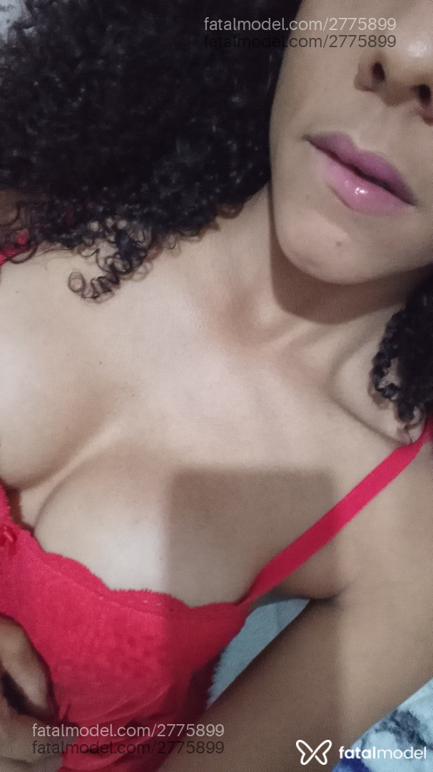 Acompanhante mulher morena (o) de olhos mel em Virtual Acompanhante mulher morena (o) de olhos mel em Virtual - Fanie