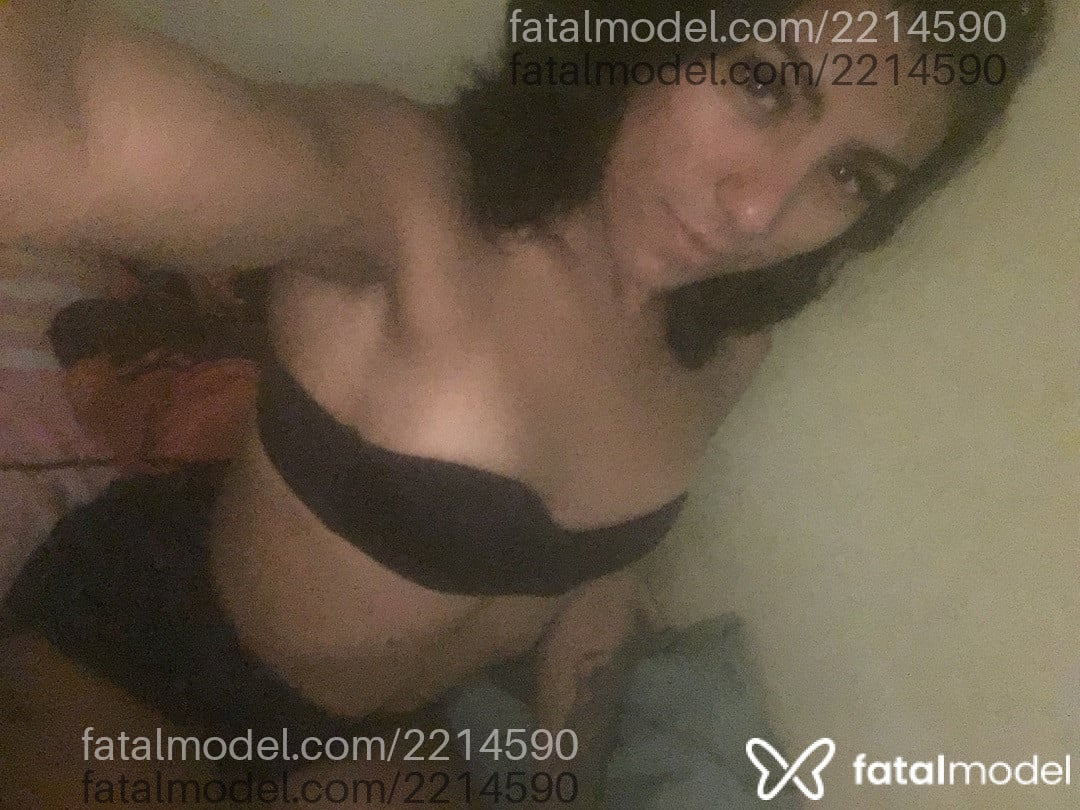 Acompanhante mulher trans morena (o) de olhos mel em Virtual - Emilly