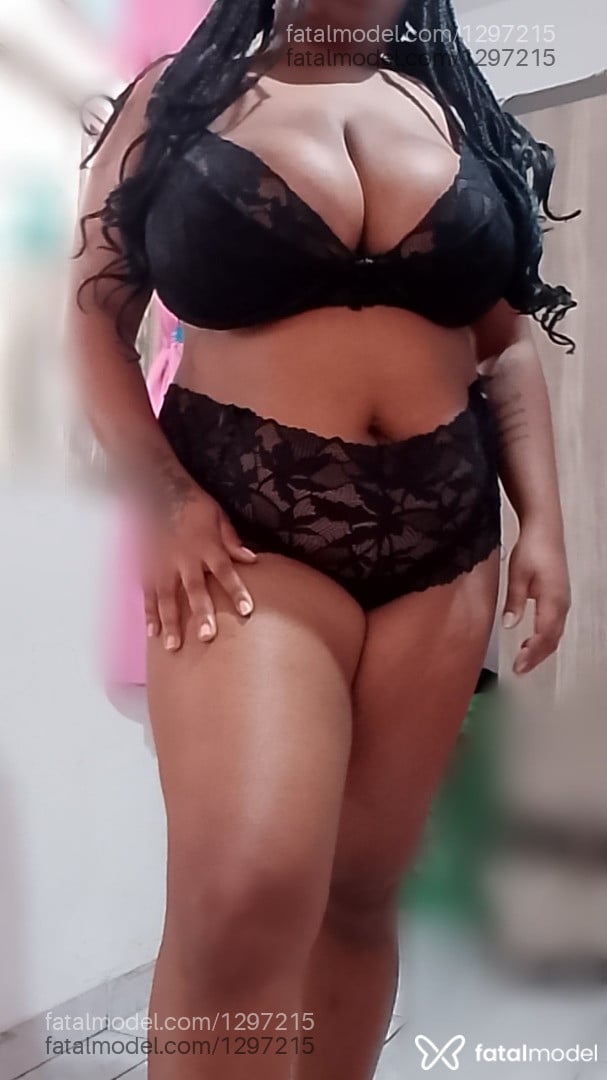 Acompanhante mulher com cabelo castanho de olhos castanhos em Betim Acompanhante mulher com cabelo castanho de olhos castanhos em Betim - Laura