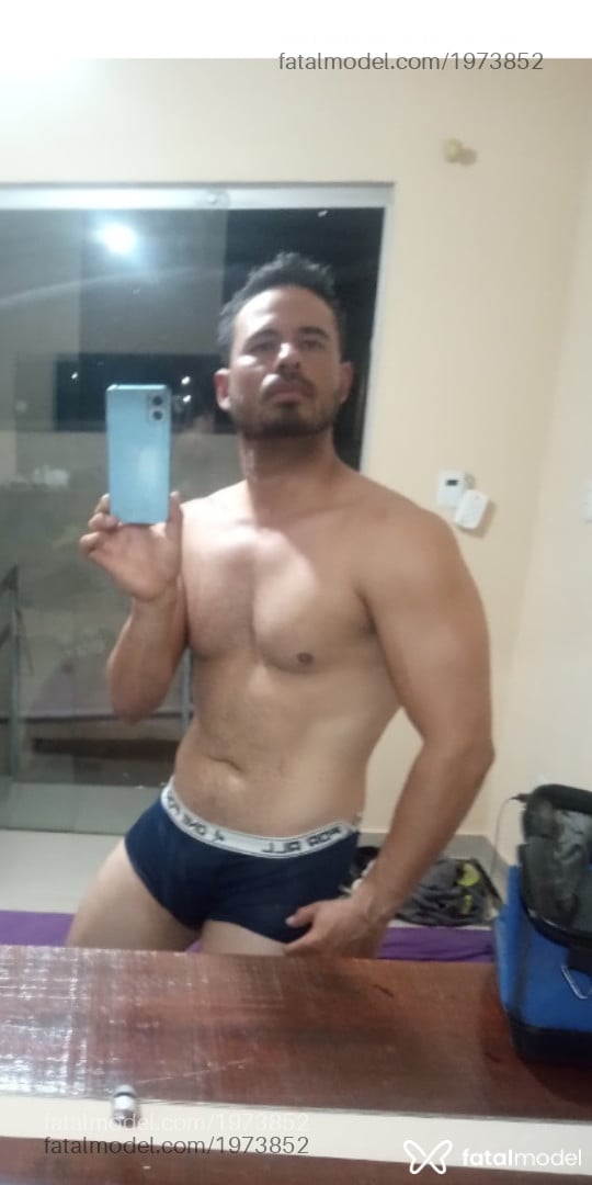 Acompanhante homem morena (o) de olhos castanhos em São Paulo - Jcmoreno