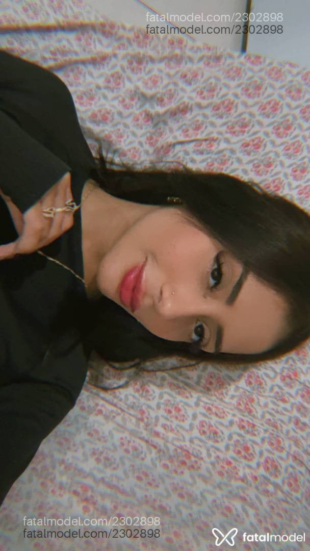 Acompanhante mulher com cabelo castanho de olhos castanhos - Ayla Santoro